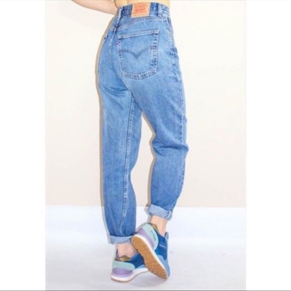 Levi Big E Vintage Style High Waisted Light Wash Ribcage Straight Jeans - Picture 3 of 10